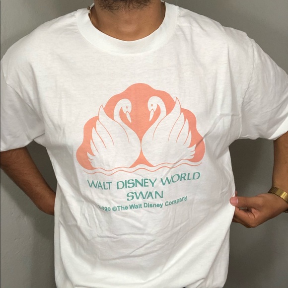 VNTG RARE Walt Disney World ‘Swan’ Tee - Picture 3 of 4